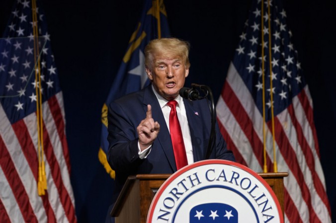 Бывший президент США Дональд Трамп выступает в штате NCGOP в Гринвилле, штат Северная Каролина, 5 июня 2021 года. (Melissa Sue Gerrits/Getty Images) | Epoch Times Россия