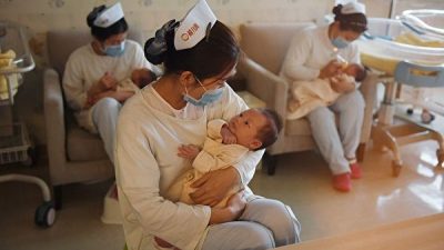 Что скрывается за новой политикой Китая «три ребёнка в семье»?