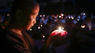 В Китае в годовщину массового убийства студентов на площади Тяньаньмэнь цензура заблокировала в соцсети смайлик со свечой