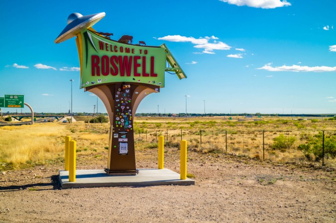 Инопланетный баннер приветствует посетителей Розуэлла, Нью-Мексико. (Cheri Alguire / Shutterstock) | Epoch Times Россия