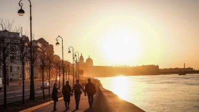Санкт-Петербург ввёл ограничения из-за коронавируса