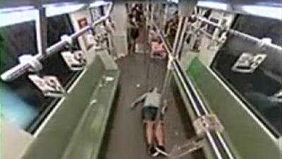 Обморок иностранца в шанхайском метро вызвал панику