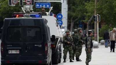 Правозащитники: 100 000 китайских солдат направлены в Синьцзян