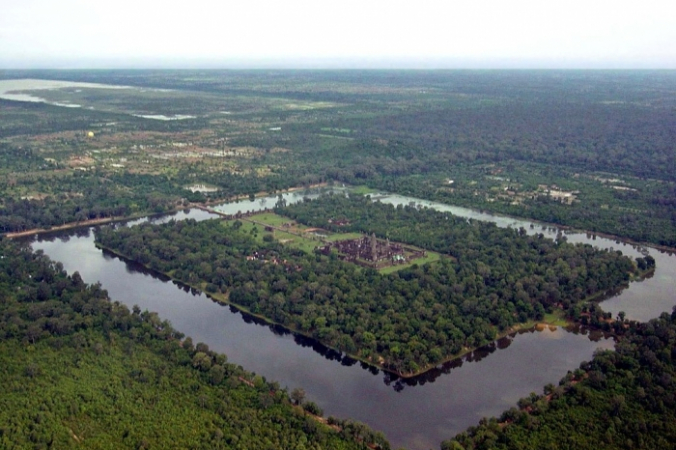 Вид на Ангкор, Камбоджа, с воздуха Charles J Sharp/ru.wikipedia.org/CC BY 2.5 | Epoch Times Россия