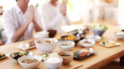 Японский ритуал перед обедом «итадакимасу»