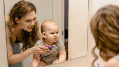 Прорезывание зубов у детей: что важно знать