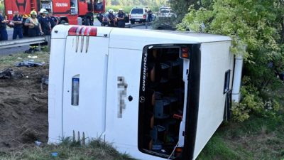 В результате крушения автобуса в Венгрии погибли 8 человек, десятки получили ранения