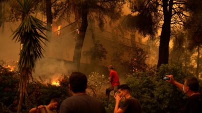 Сильный лесной пожар в Греции продолжается уже седьмой день