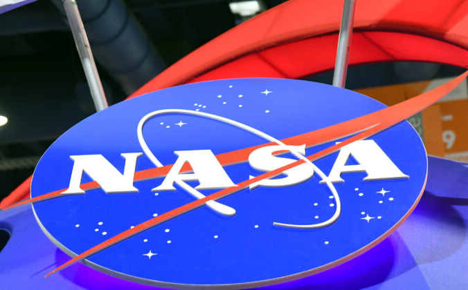 Логотип НАСА отображается на стенде агентства в конференц-центре в Лас-Вегасе, штат Невада, 11 января 2018 г. Ethan Miller / Getty Images | Epoch Times Россия