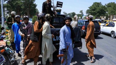 Facebook продолжает блокировать контент талибов, а Twitter сохраняет аккаунт представителя «Талибана»