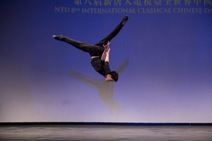 Ведущий танцор Shen Yun Монти Моу о выразительной силе классического китайского танца