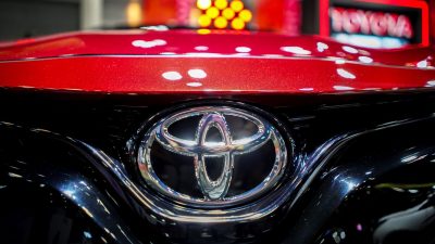 Tesla и Toyota  с Ford и UAW решают налоговые вопросы