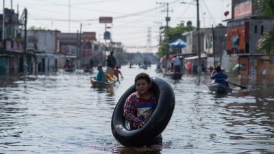 Сильные дожди вызвали наводнение в Мексике. Четверо погибли