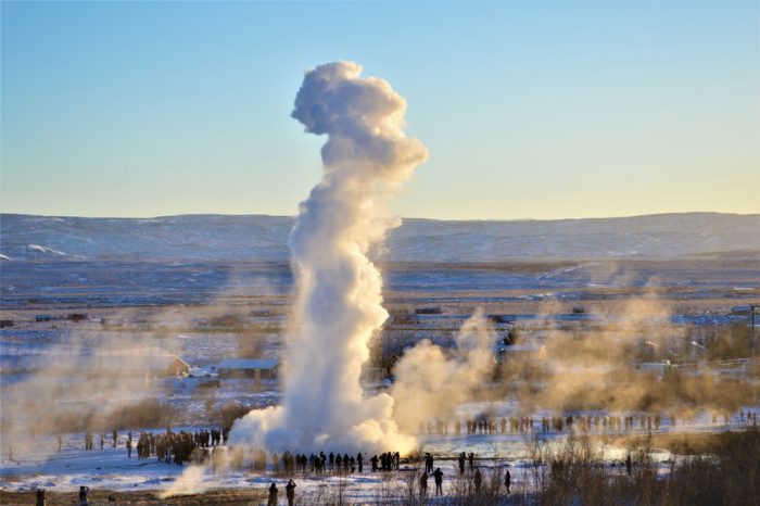 Купание в геотермальных источниках Исландии