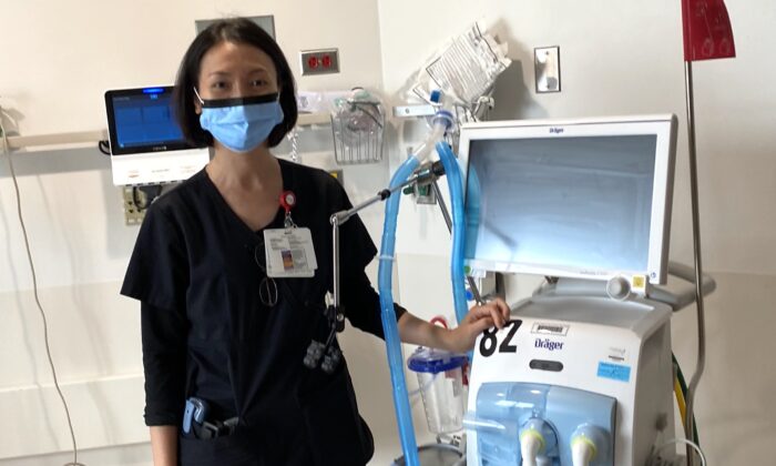 Лэ Май Хань с аппаратом искусственной вентиляции лёгких. С любезного разрешения Лэ Май Хань | Epoch Times Россия