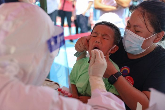 Китай вакцинирует детей от 3 лет, хотя были летальные случаи