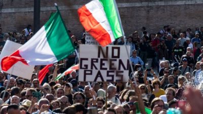 В Италии вспыхнули протесты из-за обязательной вакцинации COVID-19