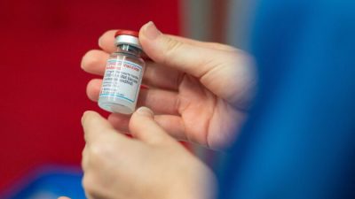 Финляндия вслед за Швецией и Данией прекратила использовать вакцину Moderna