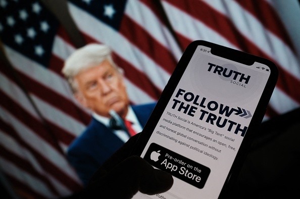 Бывший американский президент Дональд Трамп объявил 20 октября о запуске собственной платформы в соцсети с названием TRUTH Social. (Photo: CHRIS DELMAS/AFP via Getty Images)
 | Epoch Times Россия