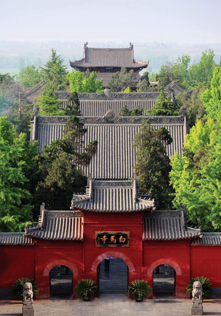 Храм Белой Лошади — первый буддийский храм в Китае, основанный в столице династии Восточная Хань Лояне. Фото: magnifissance.com