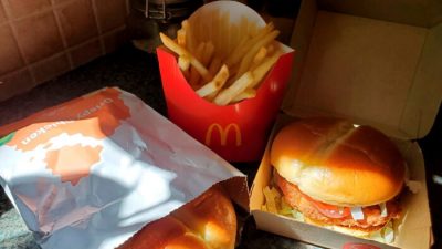 Продажи McDonald’s резко выросли на фоне более высоких цен и новых позиций в меню