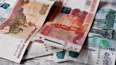 Более 4 млн россиян не могут выехать за границу из-за долгов