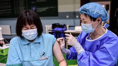 Китайские власти скрывают случаи смертей от побочных эффектов китайской вакцины
