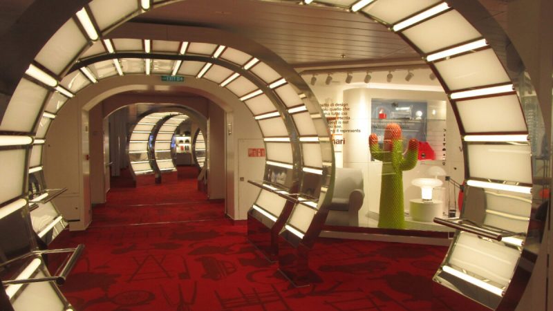 Захватывающий музей дизайна CoDe на круизном лайнере Costa Smeralda даёт пассажирам возможность взглянуть на стили разных лет. (Courtesy of Barbara Selwitz) | Epoch Times Россия