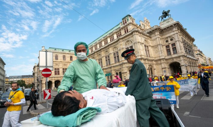 Австралийский врач призывает запретить обучение китайских хирургов, чтобы остановить настоящую «Игру в кальмара»
