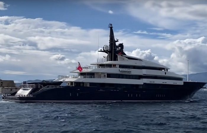 Стивен Спилберг продал свою 86-метровую суперъяхту. (Скриншот/Gibraltar Yachting/youtube.com)  | Epoch Times Россия