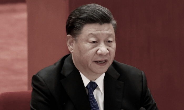 Си Цзиньпин выступает на собрании, посвящённом 110-й годовщине Синьхайской революции, в Большом Народном зале в Пекине, Китай, 9 октября 2021 г. Carlos Garcia Rawlins/Reuters | Epoch Times Россия