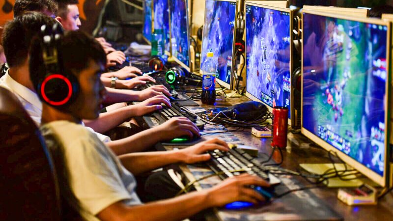 Онлайн-игры в интернет-кафе в Фуян, провинция Аньхой, Китай, 20 августа 2018 г. Фото: Reuters / Stringer
 | Epoch Times Россия