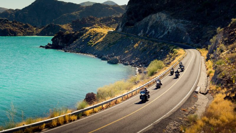 Мотоциклисты наслаждаются непревзойдёнными пейзажами. (Courtesy of Eagle Rider)
 | Epoch Times Россия