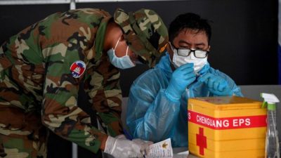 Китайские военные подталкивают Пекин к «вакцинной дипломатии»