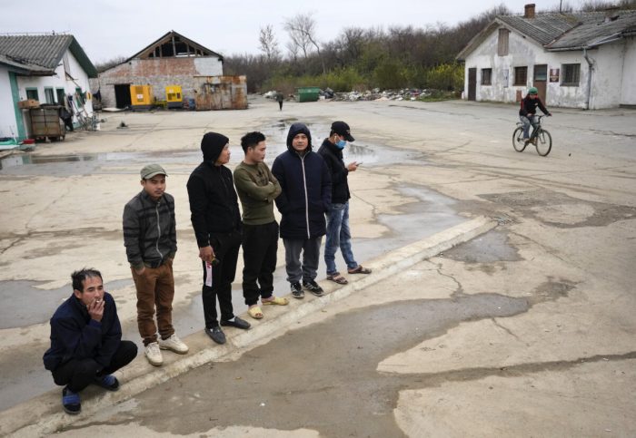 Вьетнамские рабочие на китайской фабрике в Сербии взывают о помощи