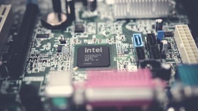 Власти США отказали Intel в расширении производства в Китае
