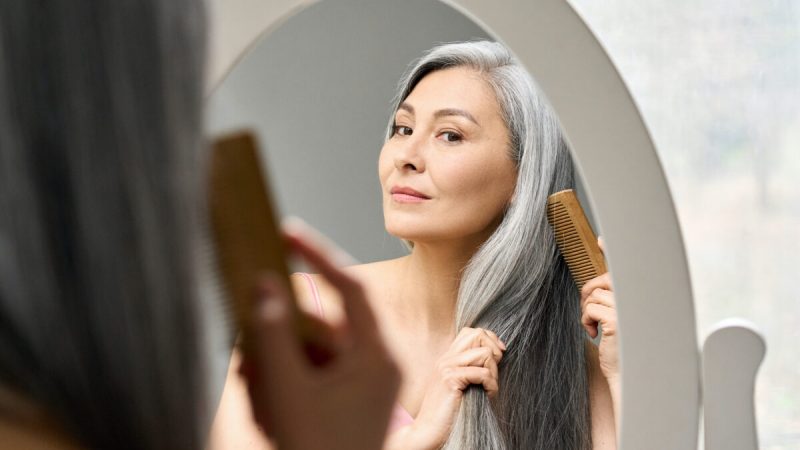 Здоровье волос — это результат многих биохимических и метаболических процессов, происходящих в нашем организме (изображение: insta_photos/Shutterstock) | Epoch Times Россия