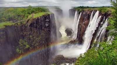 Две нации, одно чудо: водопад Виктория