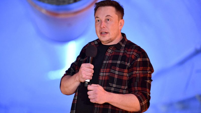 Основатель Tesla Inc. Илон Маск выступает в Хоторне, Калифорния, 18 декабря 2018 г. Фото: Robyn Beck/Pool via Reuters
 | Epoch Times Россия