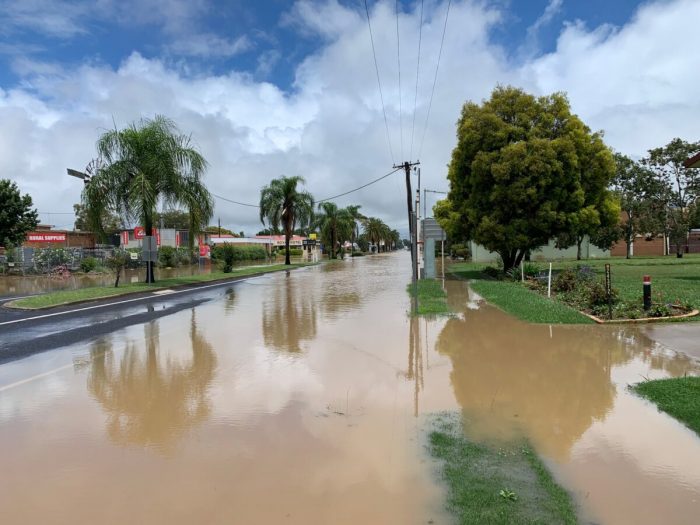 Масштабное наводнение в Австралии привело к гибели двух человек и эвакуации целых посёлков