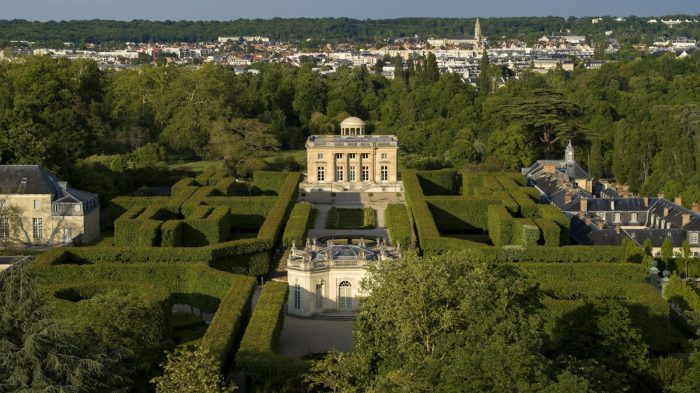Малый Трианон Версаля: садовый дворец вдали от королевского двора