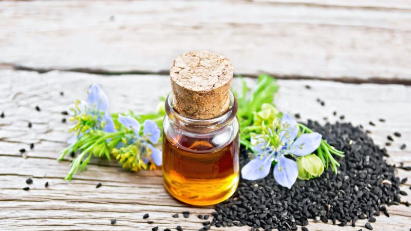 Масло чёрного тмина может оказать потенциальное терапевтическое воздействие на COVID-19. (kostrez/Shutterstock)
 | Epoch Times Россия