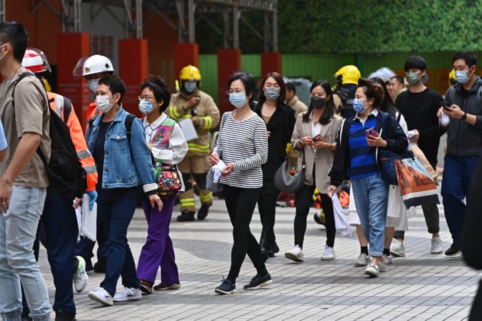 300 человек оказались заблокированными во Всемирном торговом центре в Гонконге во время пожара