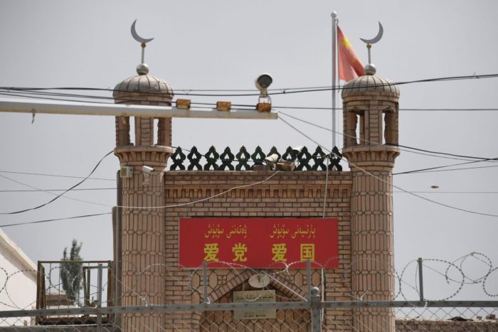 Китайская компартия через соцсети пытается опровергнуть обвинения в нарушениях прав человека в Синьцзяне
