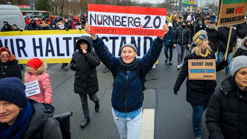 Противники вакцинации на акции протеста в Нюрнберге, Германия, 19 декабря 2021 г. Фото: Leonhard Simon / Getty Images
 | Epoch Times Россия