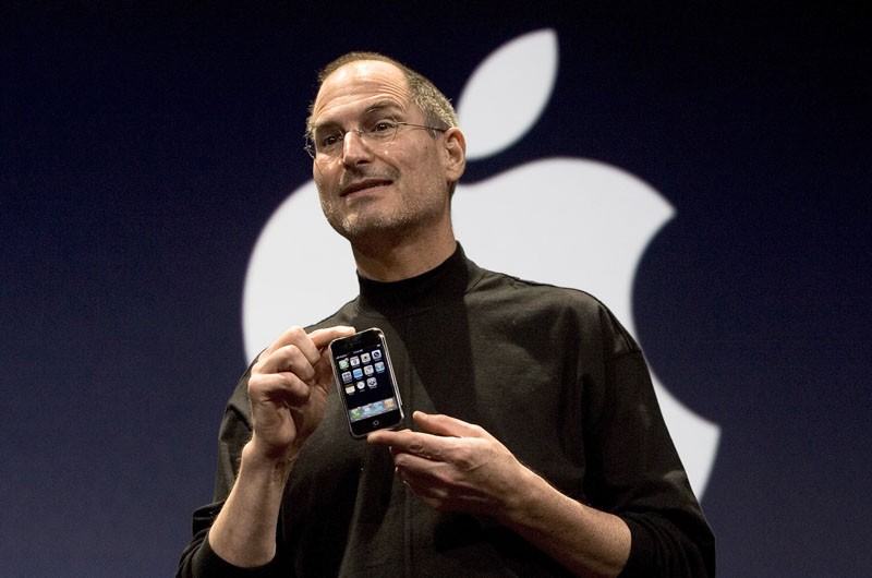 Стив Джобс представляет новый iPhone, январь 2007 г. | Шон Карри / AFP через Getty Images
