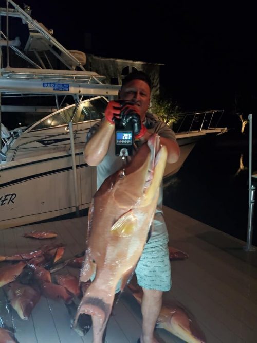Рыбак-копейщик побил государственный рекорд, поймав чудовищную рыбу-кабана