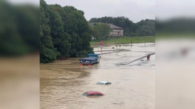 Малайзии угрожает вспышка COVID-19 после масштабного наводнения