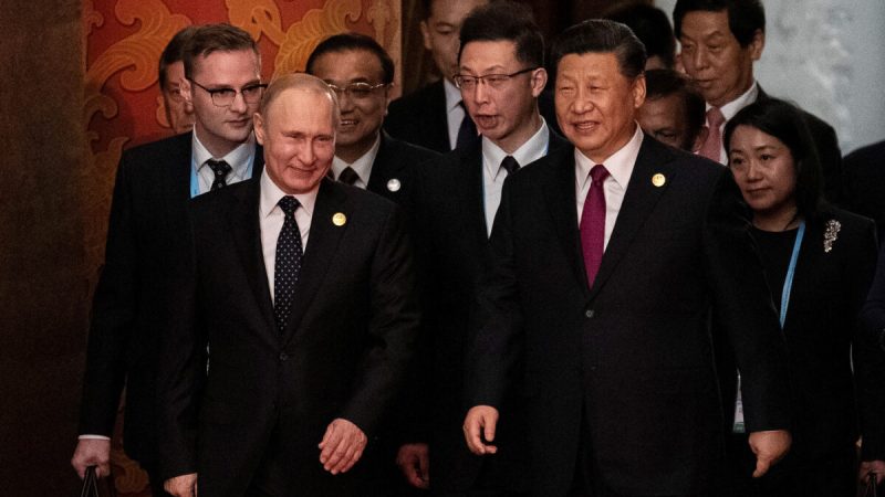 Президент России Владимир Путин (слева) и лидер Китая Си Цзиньпин на банкете для лидеров форума «Один пояс, один путь» в Большом Народном зале в Пекине, Китай, 26 апреля 2019 г. (Nicolas Asfouri/Pool/Getty Images) | Epoch Times Россия