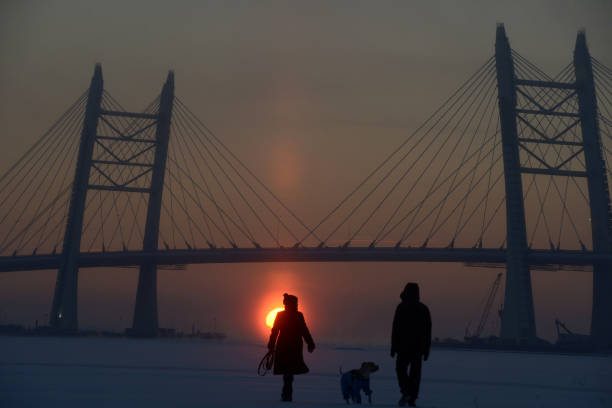 Санкт-Петербург. Замёрзшая Нева. Фото: OLGA MALTSEVA/AFP via Getty Images) | Epoch Times Россия